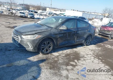 2018 Hyundai Elantra Value Edition z USA, uszkodzony, nr VIN 5NPD84LF5JH245527
